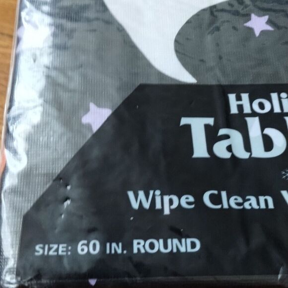 Elrene Halloween Ghost Print Vinyl Tablecloth Black 60" Round NEW - Picture 5 of 5